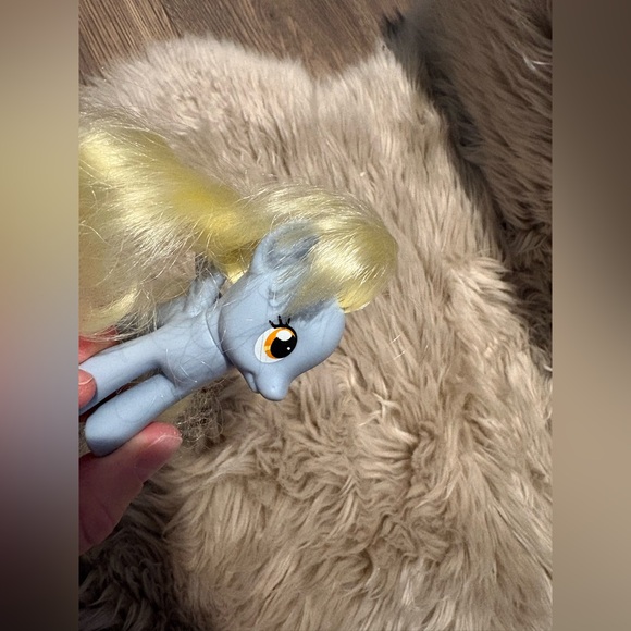 Hasbro My Little Pony G4 Derpy Hooves Muffin Pony (2010) - Picture 3 of 8